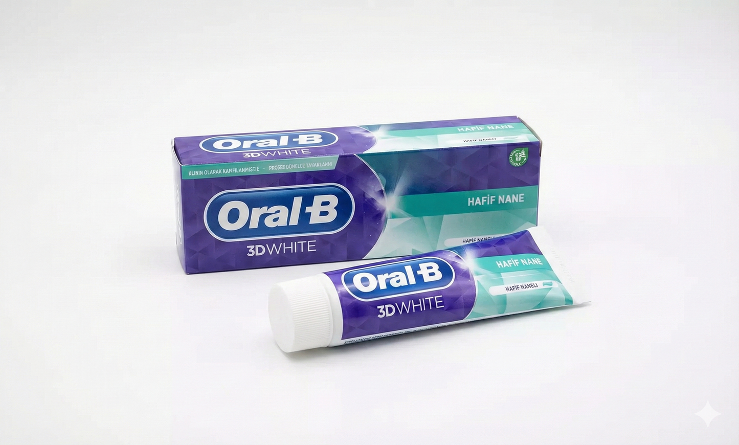 Oral-B 3D White Hafif Nane Diş Macunu - 4'lü Avantaj Paketi (4 x 75 ml)